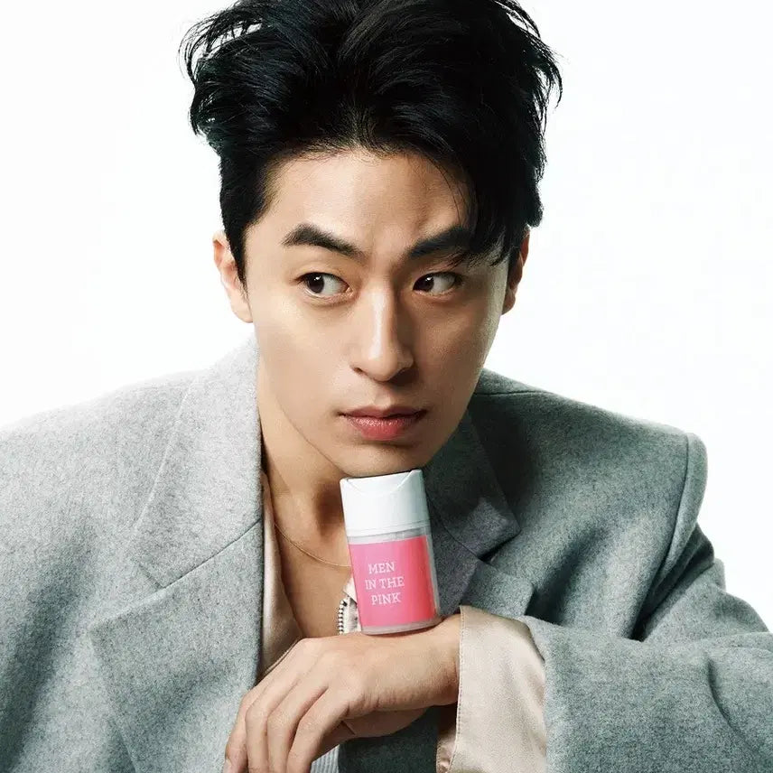 [BUNJANG] Singles Magazine featuring Actor Koo Kyo-hwan / (마지막 한권)<군체><모자무싸><만약에 우리>배우 구교환님 화보 실린 싱글즈 잡지 양도