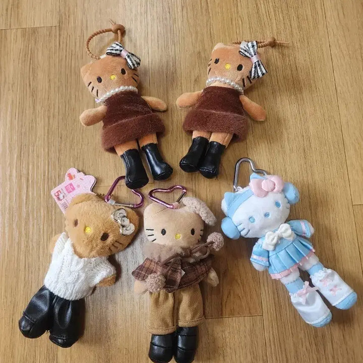 [BUNJANG] Hello Kitty Long-Legged Doll Keychain Set of 5 / 헬로키티 롱다리 인형 키링 5종 세트