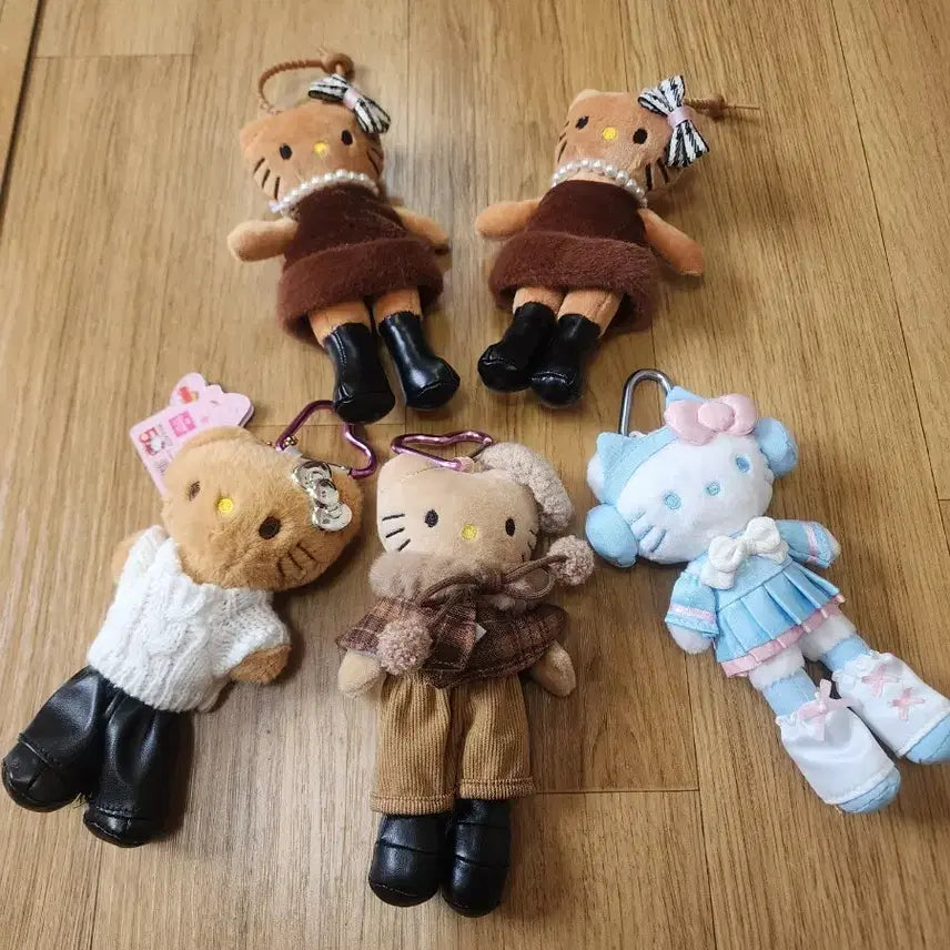 [BUNJANG] Hello Kitty Long-Legged Doll Keychain Set of 5 / 헬로키티 롱다리 인형 키링 5종 세트