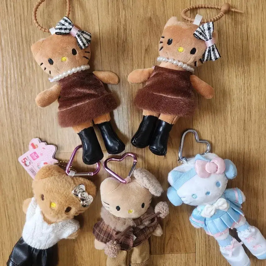 [BUNJANG] Hello Kitty Long-Legged Doll Keychain Set of 5 / 헬로키티 롱다리 인형 키링 5종 세트