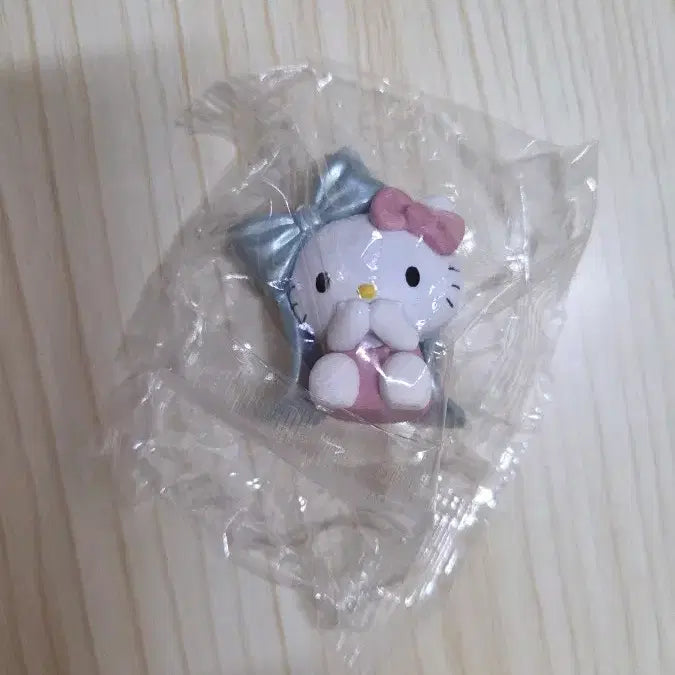 [BUNJANG] Sanrio Hello Kitty Ballet Ribbon Gacha Figure / 산리오 키티 발레리본 가챠 피규어