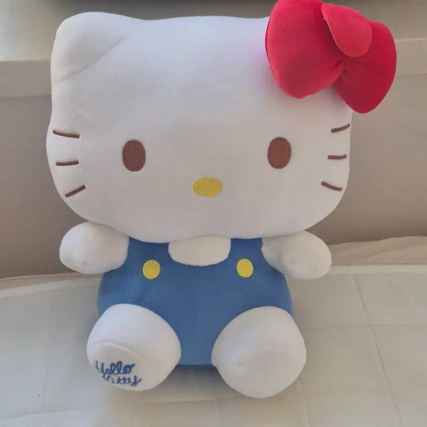 [BUNJANG] Hello Kitty Plush Blue Overalls / 헬로키티 인형 파란 멜빵