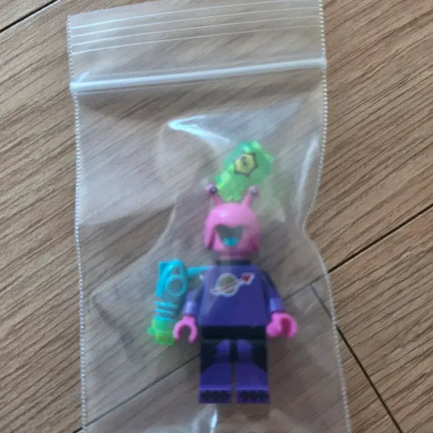 [BUNJANG] Lego Figure Purple Astronaut / 레고 피규어 보라색 우주인