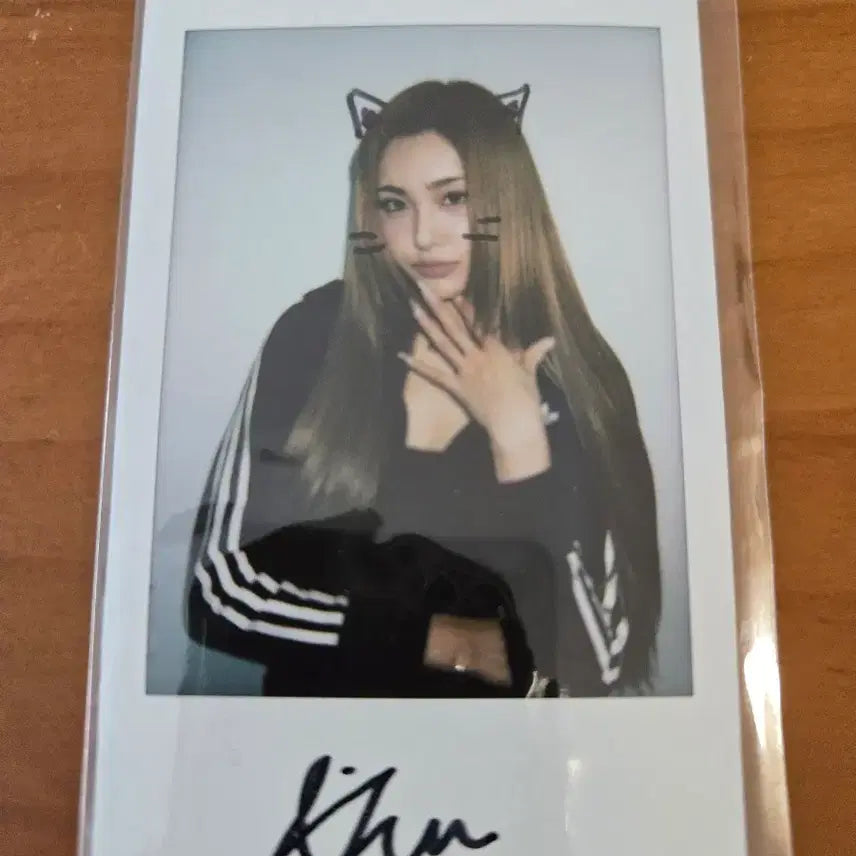 [BUNJANG] EVERGLOW Aisha Polaroid Photocard / 에버글로우 아샤 폴라 양도해요