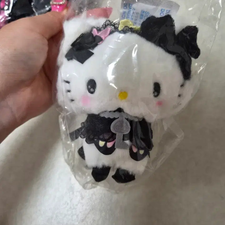[BUNJANG] Sanrio Butterfly Charmmy Kitty Mascot / 산리오 버터플라이 챠미키티 마스코트