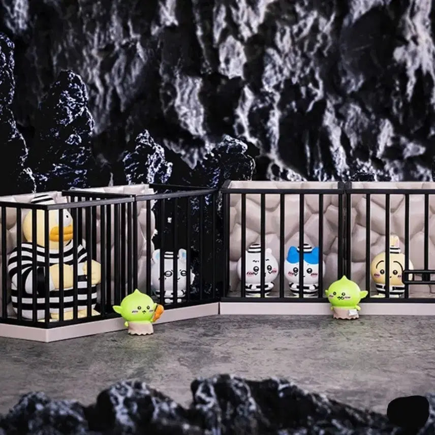 [BUNJANG] Cheekawa Goblin Prison Diorama Figure - Odd Ode (Sealed) / [비닐미개봉]먼작귀 치이카와 고블린 감옥 디오라마 피규어-모몽가, 오드 오데