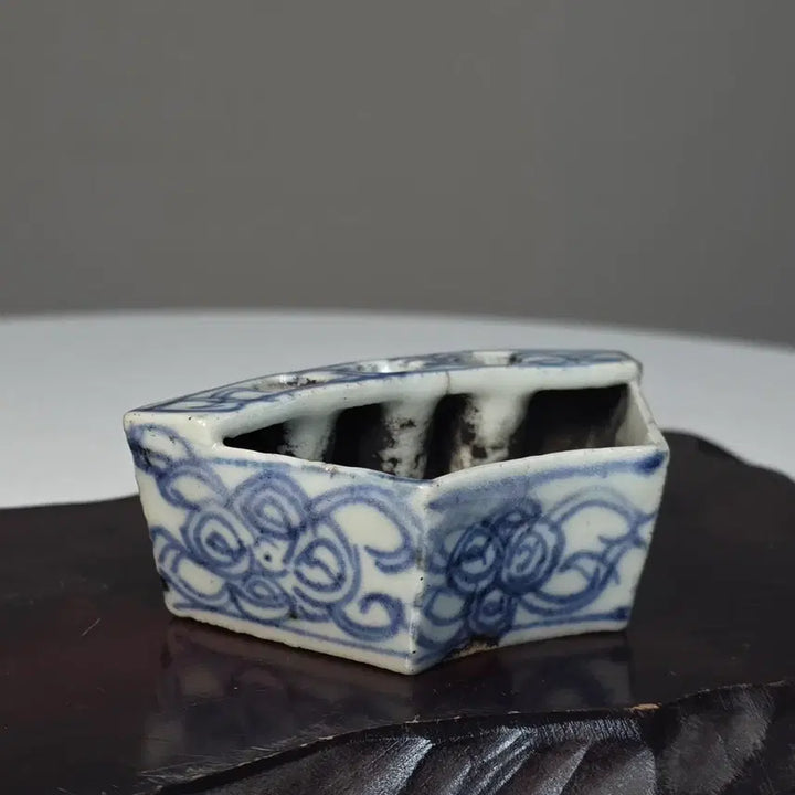 [BUNJANG] Joseon Dynasty White Porcelain Celadon With Scrollwork Design Brush Holder and Ink Pot / 백자청화당초문필삽
