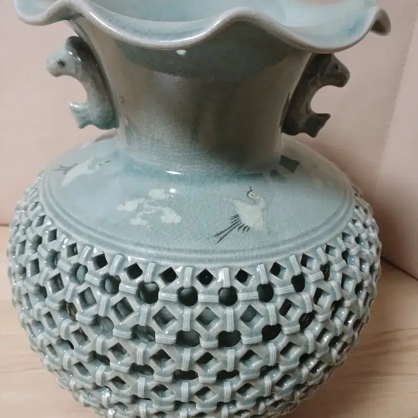 [BUNJANG] Bonghak Ahn Byung-ryun Celadon Double Openwork Vase / 1세대 거장 봉학 안병린 작가 청자 이중 투각 화병