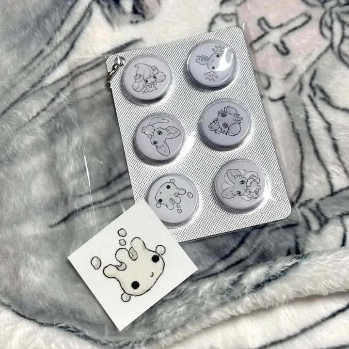 [BUNJANG] Miryoko Pocketmon Pill Keyring + Mabyeolk Special Sticker Set / 미료코님 포켓몬 알약 키링 + 마빌크 특전 국내 작가님 스티커