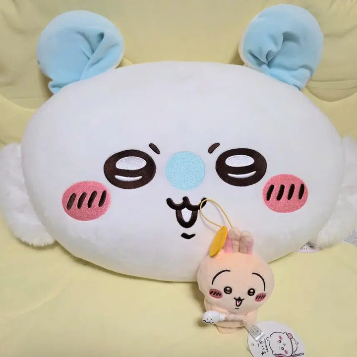 [BUNJANG] Momonga Chiikawa Chewy Face Big Cushion / 모몽가 )  치이카와 쫀득 페이스 빅 쿠션 먼작귀