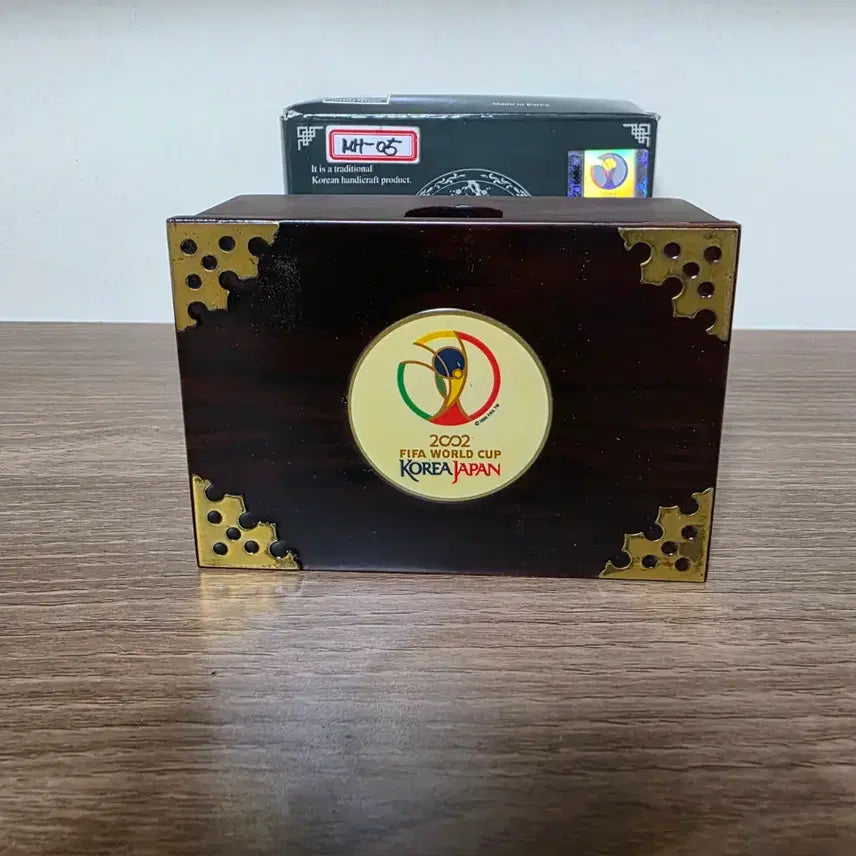 [BUNJANG] 2002 World Cup Korea Japan Commemorative Lacquerware Box / 2002 월드컵 코리아 재팬 기념 나전칠기 함