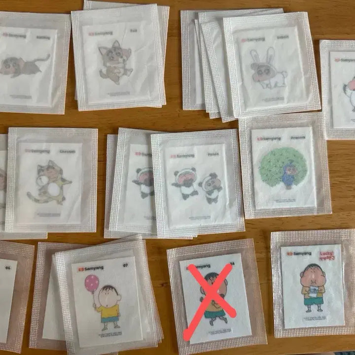 [BUNJANG] Samyang Jjanggu Picnic Sticker Set / 피크닉 삼양짱구 띠부씰 교환/판매
