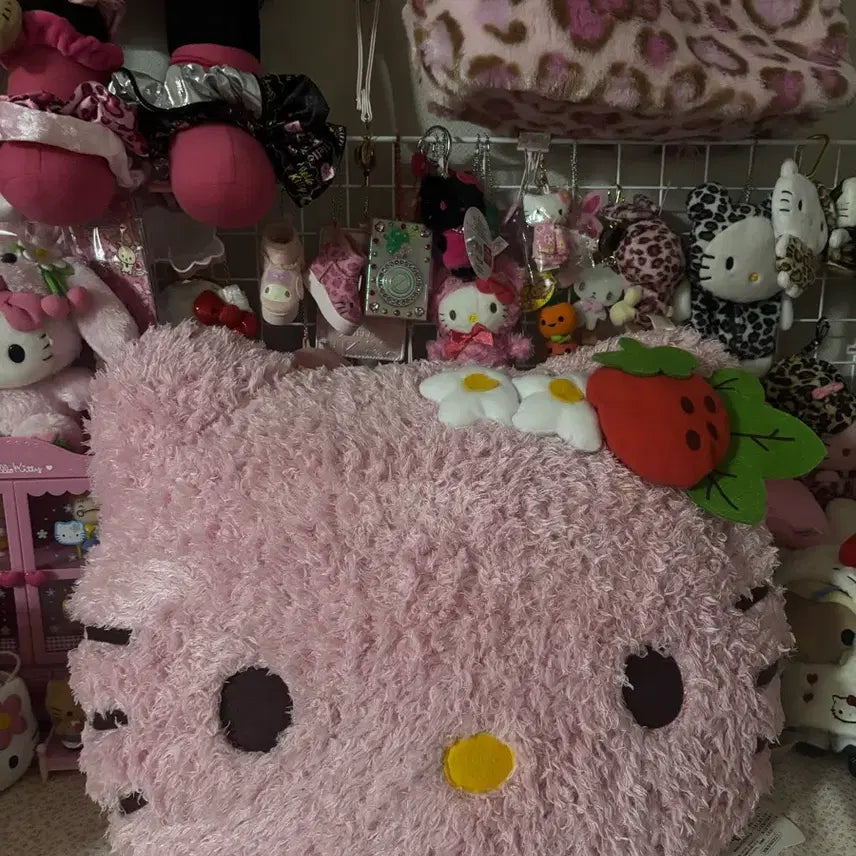 [BUNJANG] Vintage Strawberry Kitty Cushion / 고전 딸기키티쿠션