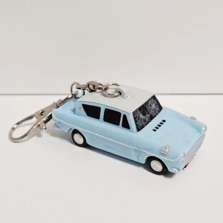 [BUNJANG] Universal Studios Japan Harry Potter Anglia Flying Car Keychain / 해리포터 유니버셜 스튜디오 재팬 포드 앵글리아 키링 USJ 하늘 나는 자동차 키체인