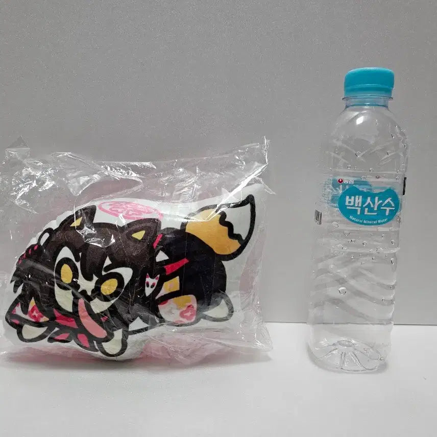 [BUNJANG] Blue Archive Doki Doki Goizuna Cushion (Sealed) / 미개봉) 블루 아카이브 블루아카 끾뀪이 괴즈나 쿠션