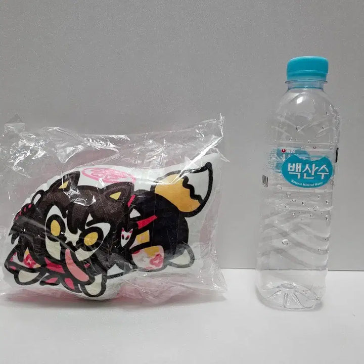 [BUNJANG] Blue Archive Doki Doki Goizuna Cushion (Sealed) / 미개봉) 블루 아카이브 블루아카 끾뀪이 괴즈나 쿠션