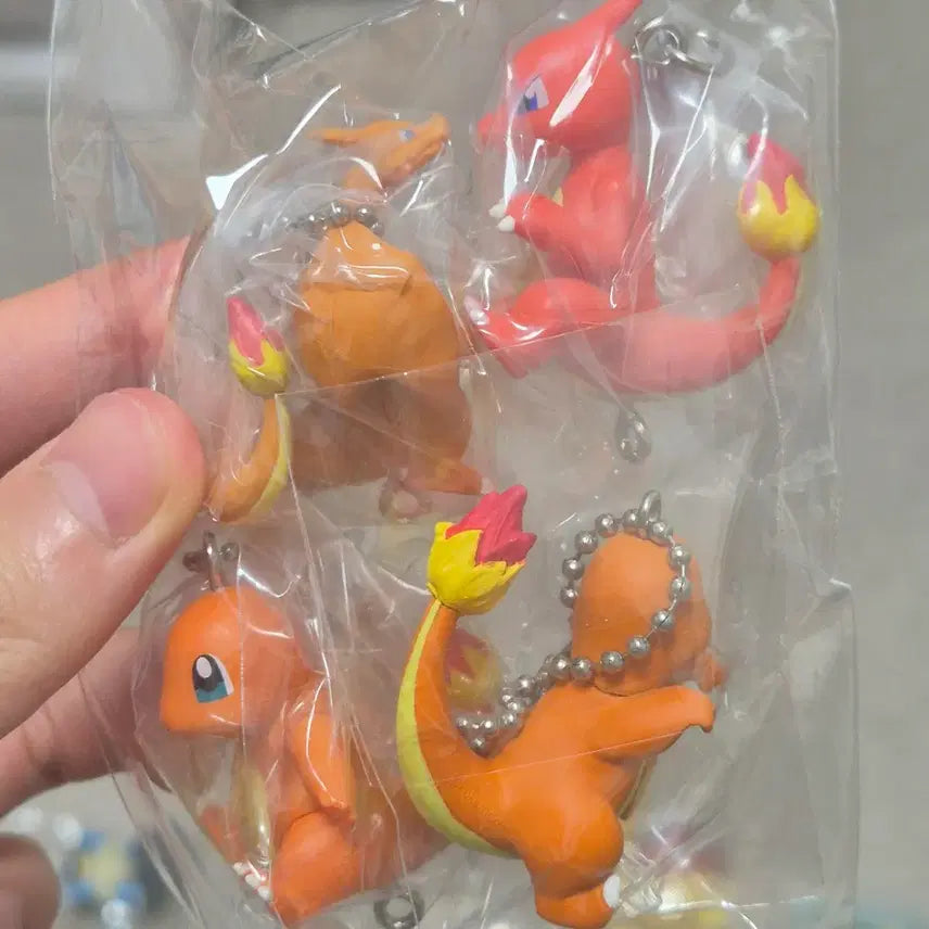 [BUNJANG] Pokemon Figure Gacha Keychain Charizard Evolution Set / 포켓몬 피규어 가챠 키링 리자몽 진화세트