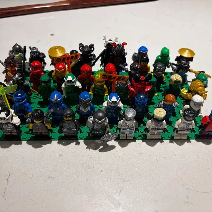[BUNJANG] LEGO Ninjago Minifigures Bundle (40+ pcs) / 정품 레고 닌자고 미니피규어 40개 이상