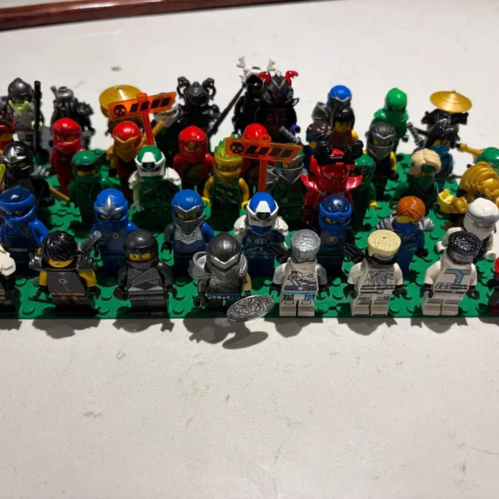 [BUNJANG] LEGO Ninjago Minifigures Bundle (40+ pcs) / 정품 레고 닌자고 미니피규어 40개 이상