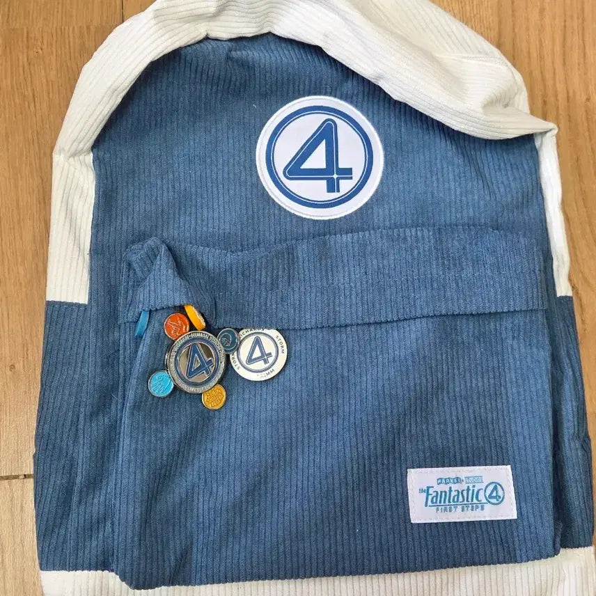 [BUNJANG] Disney Fantastic Four Backpack with 2 Pins Included / 디즈니 판타스틱4 백팩 가방 (뱃지 2종 포함)