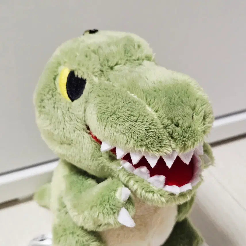 [BUNJANG] Jurassic Park Dinosaur Plush Keychain - Universal Studios Japan Authentic / 쥬라기 공원 공룡 인형 키링 유니버셜 스튜디오 재팬 정품