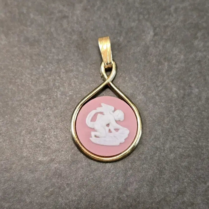 [BUNJANG] Wedgwood Jasperware Pink Cupid Pendant / 웨지우드 재스퍼웨어 핑크 큐피드 팬던트