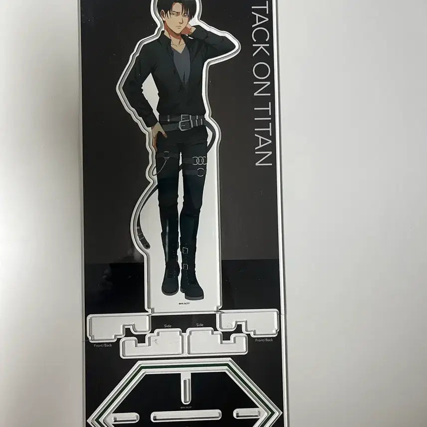 [BUNJANG] Attack on Titan Levi Big Acrylic Stand Black &amp; White Pop-Up / 리바이 빅 아크릴스탠드 진격의 거인 블랙앤화이트 팝업