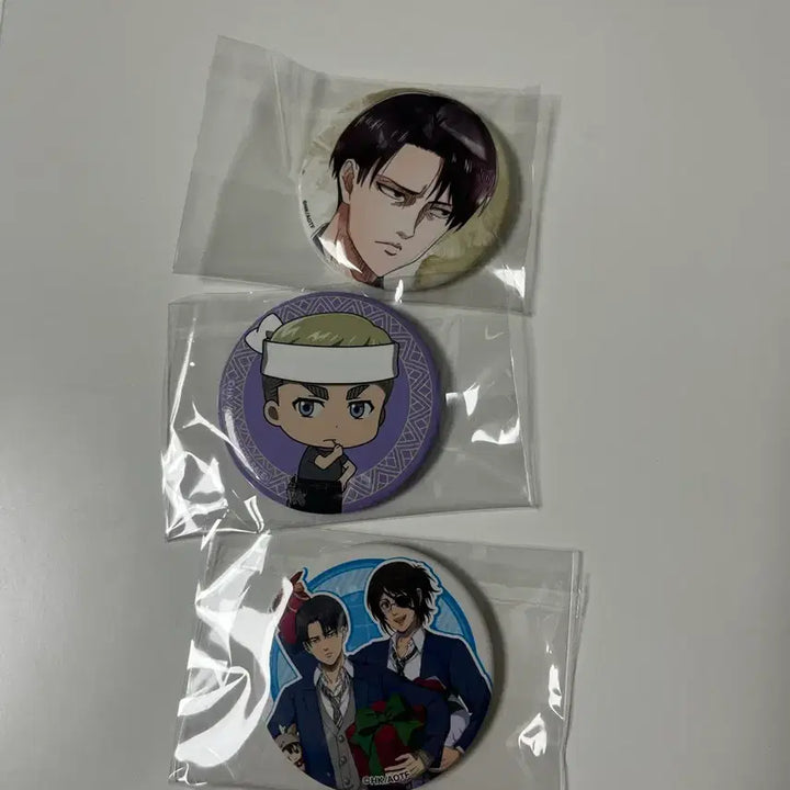 [BUNJANG] Attack on Titan Levi Erwin Hange 3-Piece Can Badge Set / 진격의 거인 캔뱃지 리바이 엘빈 한지 3종 일괄