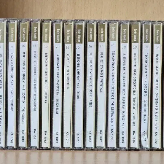 [BUNJANG] Berlin Maestro Karajan Gold Classic CD 30-Disc Full Set / Berlin Maestro(베를린 마에스트로) 클래식 CD 30장 풀세트입니다. (베토벤, 모차르트, 바흐 등)