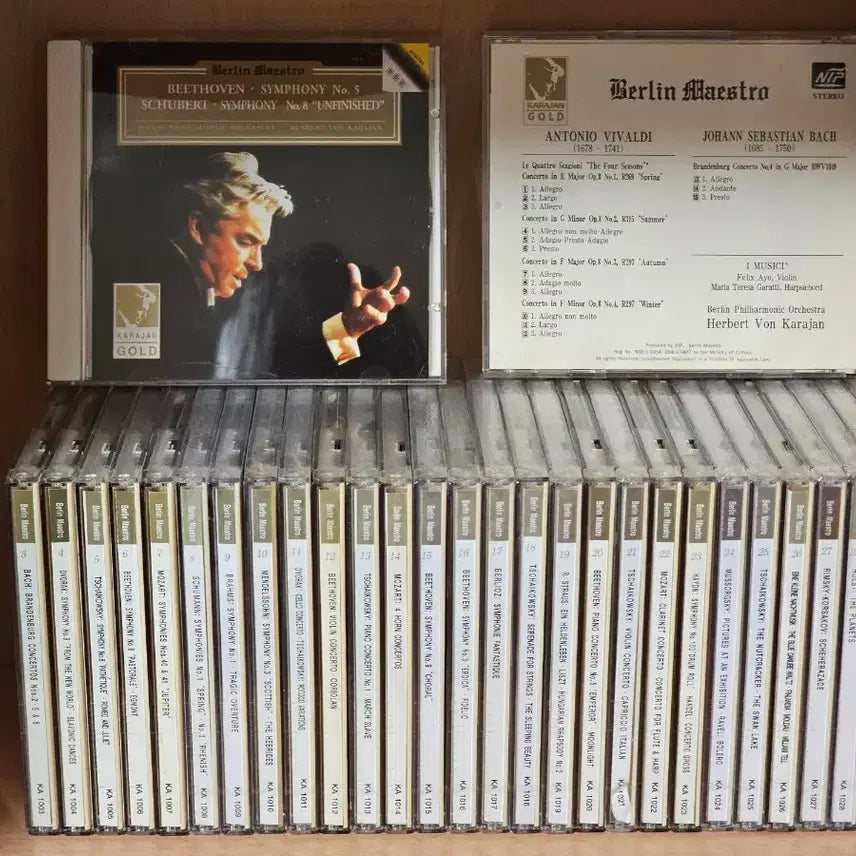 [BUNJANG] Berlin Maestro Karajan Gold Classic CD 30-Disc Full Set / Berlin Maestro(베를린 마에스트로) 클래식 CD 30장 풀세트입니다. (베토벤, 모차르트, 바흐 등)