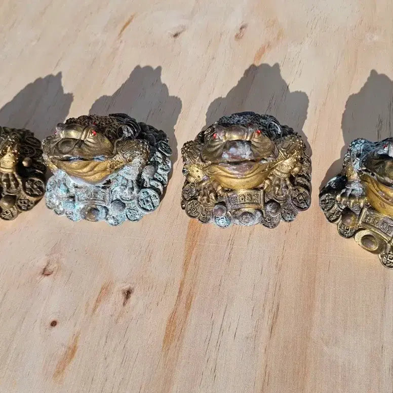 [BUNJANG] Antique Brass Three-Legged Toad Ornament Set (4 Pieces) / 황동 삼족 두꺼비 장식 4개 세트