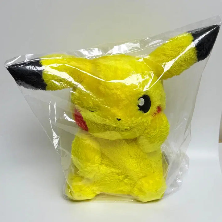 [BUNJANG] Pokémon Pikachu Wink Fluffy Doll (Sealed) / 미개봉) 포켓몬스터 피카츄 윙크 복슬복슬 인형