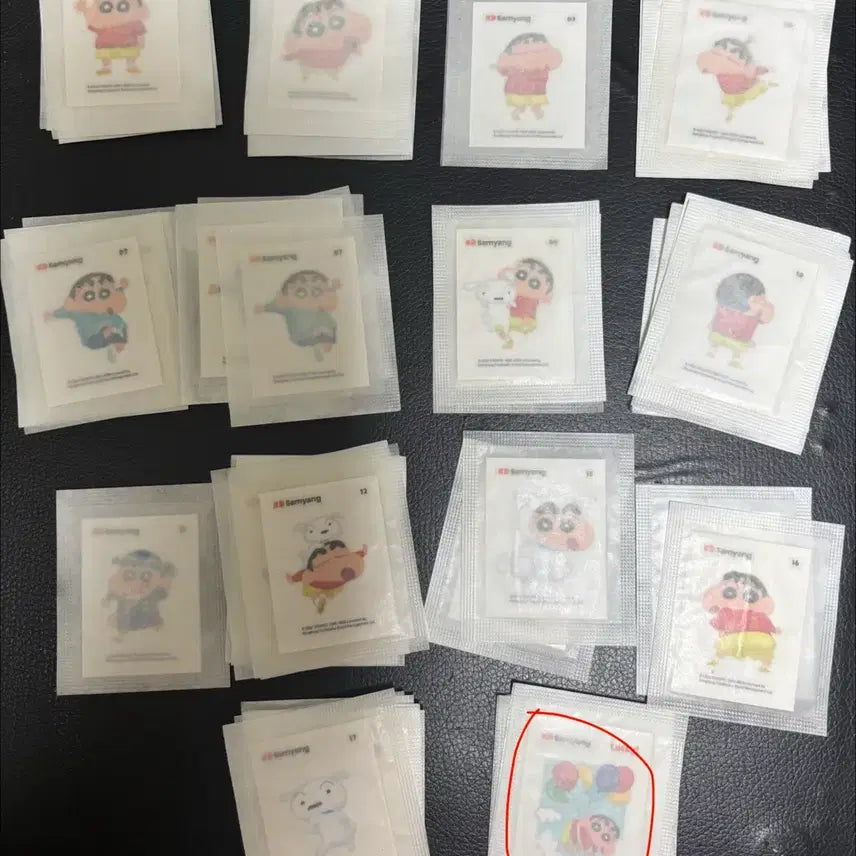 [BUNJANG] Crayon Shin-chan Picnic Edition Sticker Pack / 피크닉짱구 띠부씰 판매