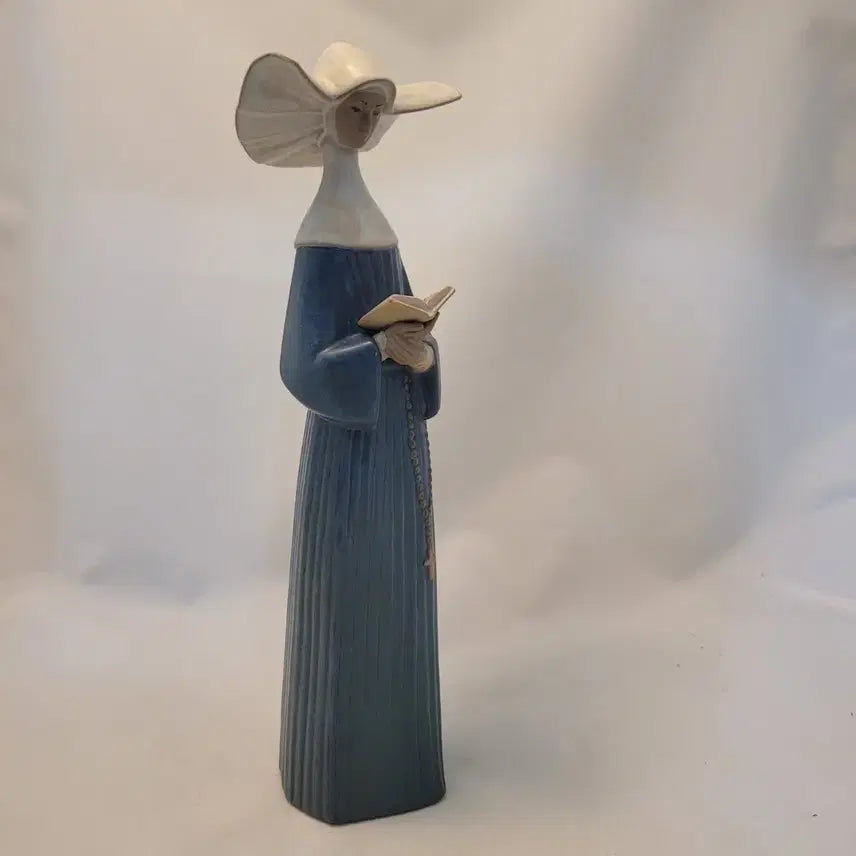 [BUNJANG] Yadro Spain Nun Figurine (Matte) / 스페인 야드로 묵상한 무광 수녀상