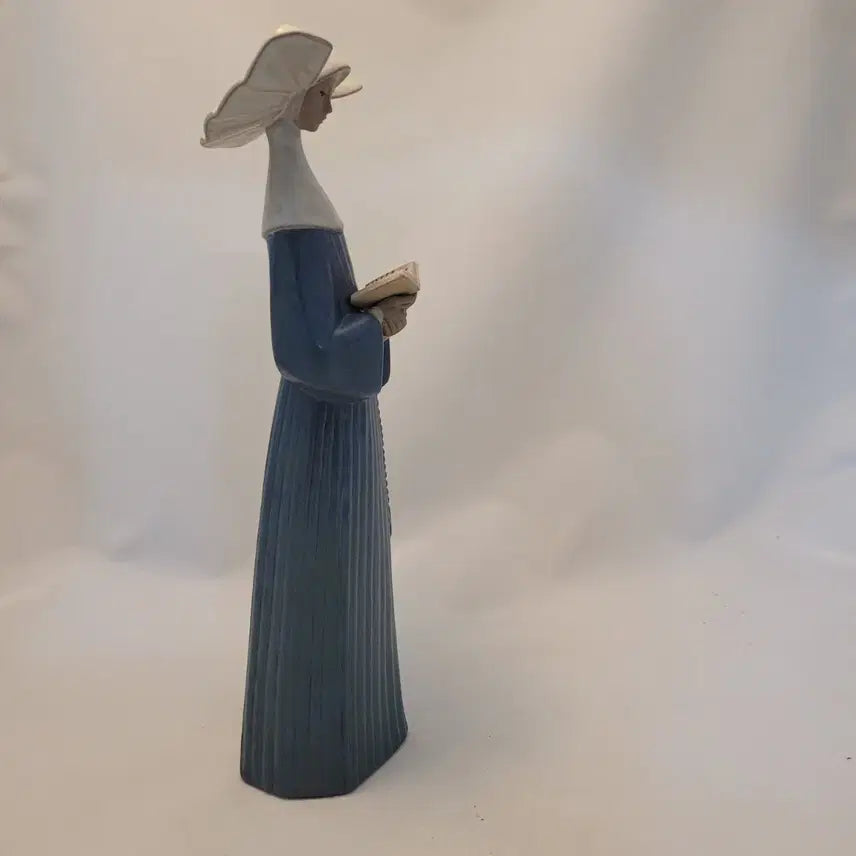 [BUNJANG] Yadro Spain Nun Figurine (Matte) / 스페인 야드로 묵상한 무광 수녀상