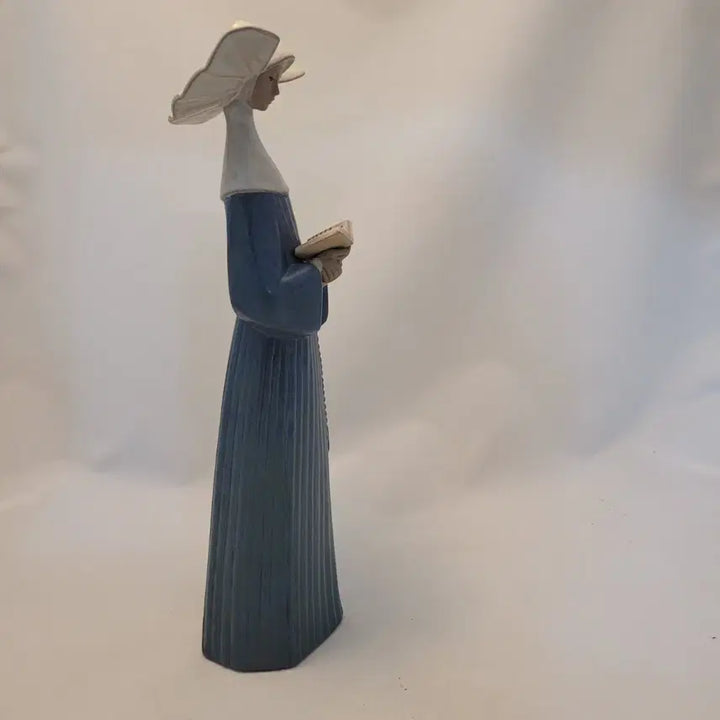 [BUNJANG] Yadro Spain Nun Figurine (Matte) / 스페인 야드로 묵상한 무광 수녀상