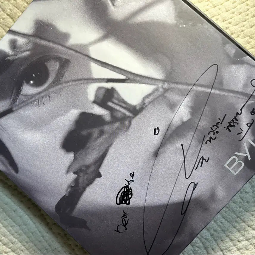[BUNJANG] IU Signed Album (CD &amp; Photocard Excluded) / 아이유 친필 앨범