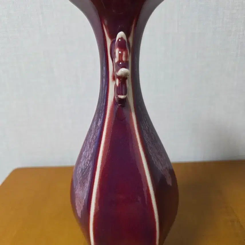 [BUNJANG] Hexagonal Korean Red Glazed Ceramic Vase Antique / 유리홍 육각형 양이병