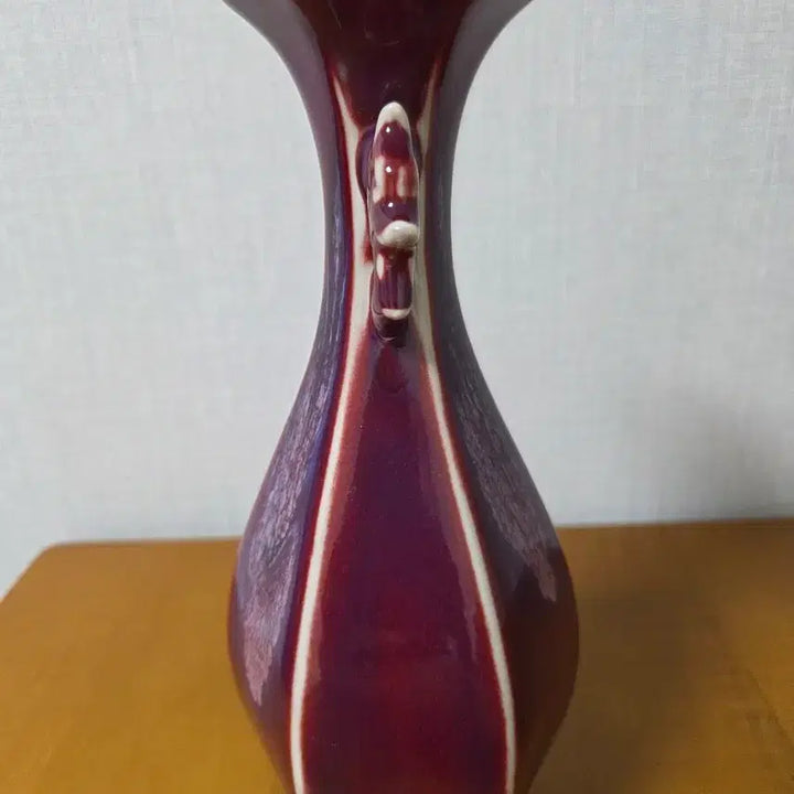 [BUNJANG] Hexagonal Korean Red Glazed Ceramic Vase Antique / 유리홍 육각형 양이병