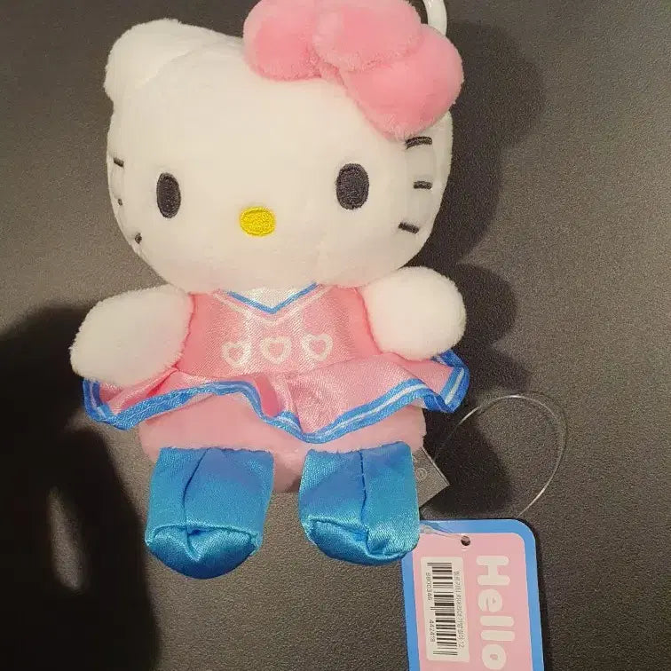 [BUNJANG] Hello Kitty Cheerleader Doll Keychain New / 헬로키티 치어리더 인형 키링 새상품