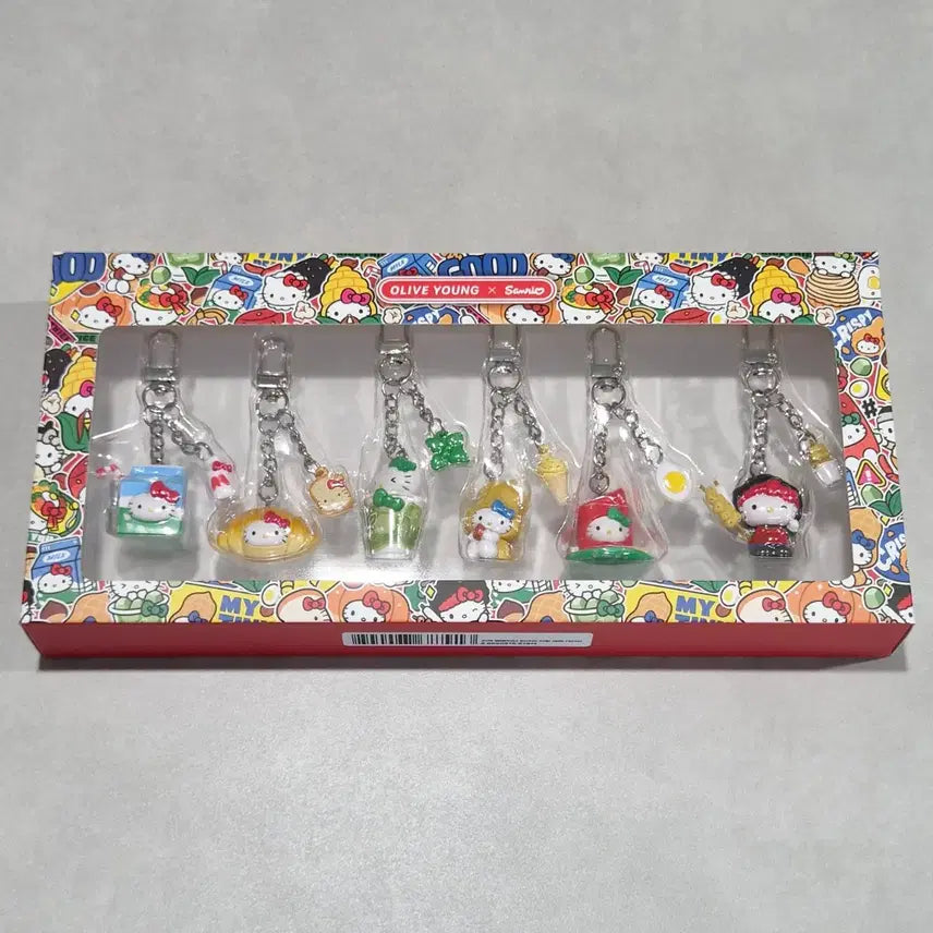 [BUNJANG] Hello Kitty Limited Edition Figure Keyring &amp; Snack Set / 올리브영 텐바이텐 지역 헬로키티 한정판 피규어 키링 간식 세트