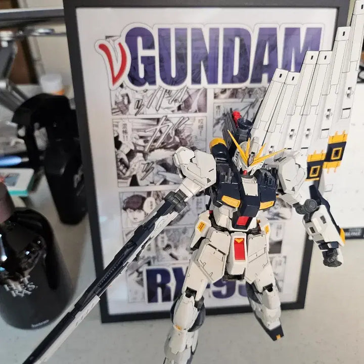 [BUNJANG] Bandai RG RX-93 Nu Gundam Display Frame Model Kit / 반다이 rg RX-93 뉴건담 액자포함 판매합니다