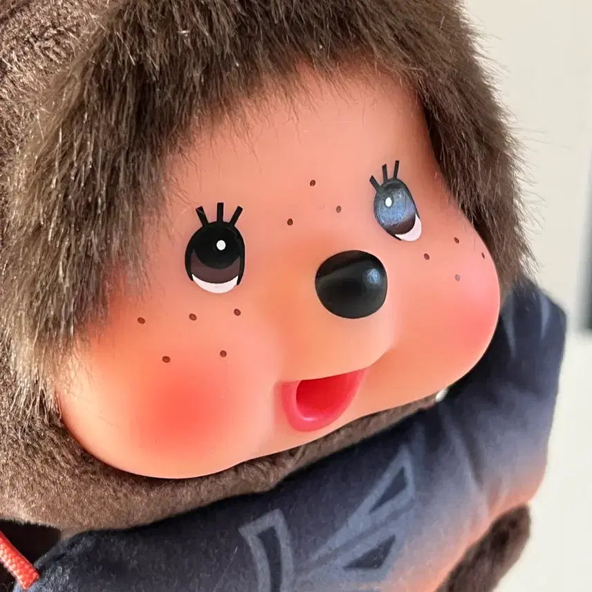 [BUNJANG] Hokkaido Limited Bear Monchhichi with Salmon / 홋카이도 연어 곰 몬치치