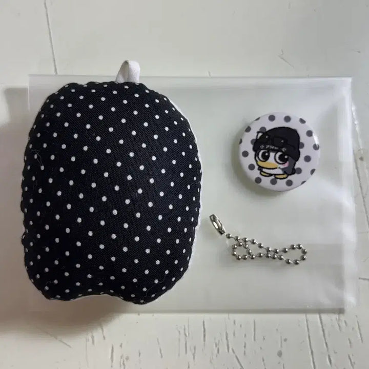 [BUNJANG] RIIZE Wonbin Penguin Cushion Keyring + Pin Button Set / B님 라이즈 원빈 펭삔이 쿠션 키링+핀버튼