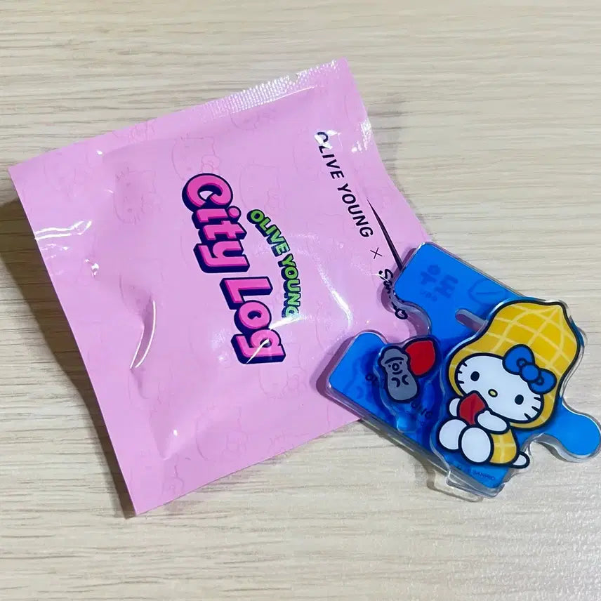 [BUNJANG] Sanrio Hello Kitty Acrylic Stand (Udo Peanut) / 올리브영 산리오 키티 아크릴 우도 땅콩