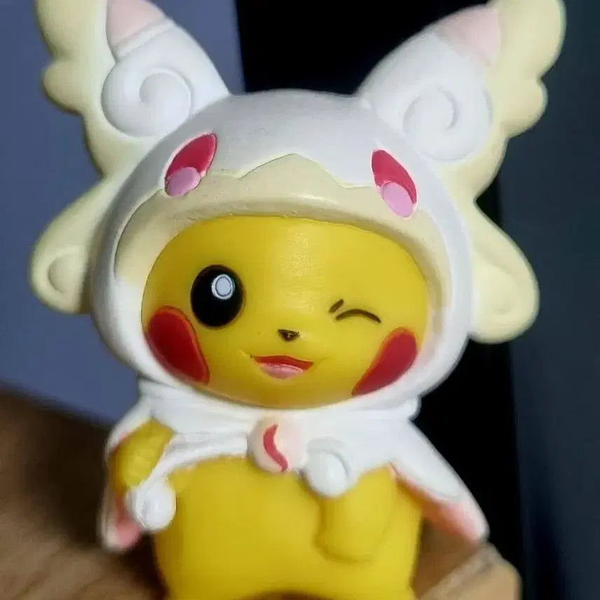 [BUNJANG] Pokemon Pikachu Mega Poncho Series Gacha Megadabuni / [포켓몬스터]피카츄 메가판쵸 시리즈 가챠 메가다부니