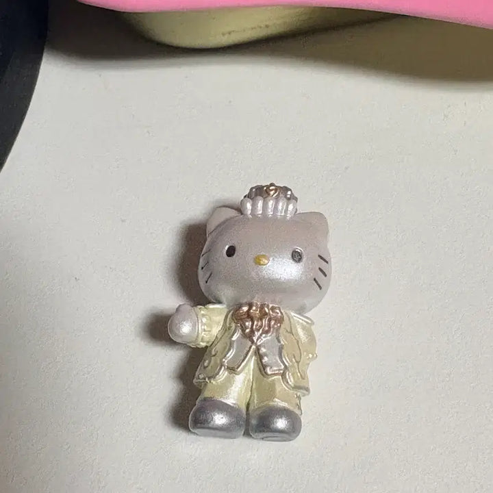 [BUNJANG] Classic Kitty Strap Daniel Wedding Charm / 고전 키티스트랩 다니엘 웨딩