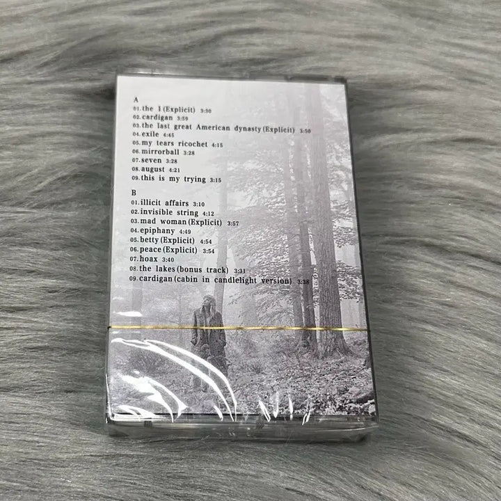 [BUNJANG] Taylor Swift "Folklore" 8th Album Cassette Tape / 테일러 스위프트 정규 8집 앨범 folklore 카세트 테이프