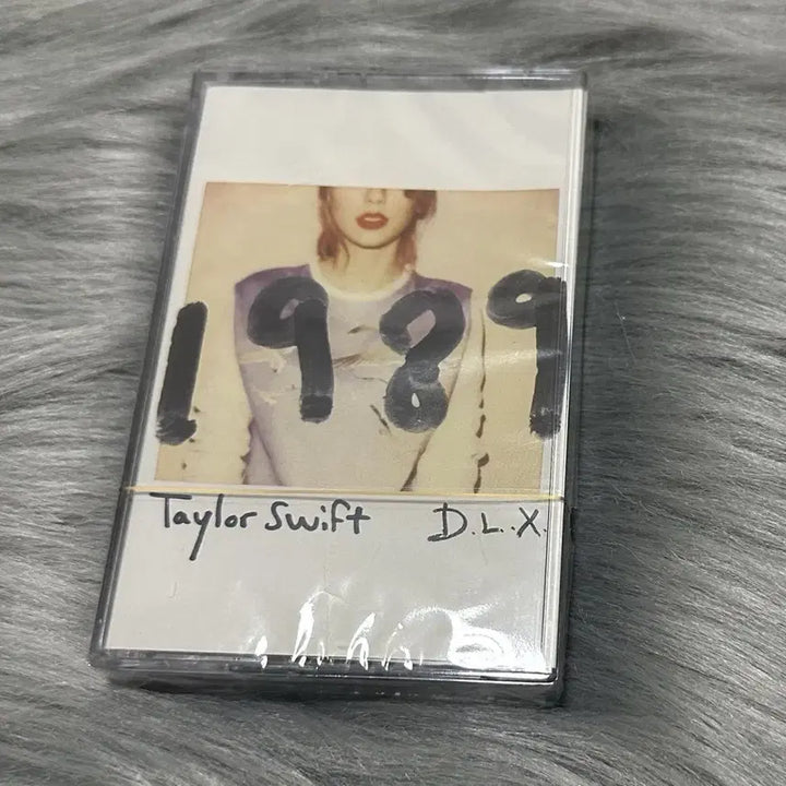 [BUNJANG] Taylor Swift 1989 (Deluxe Edition) Cassette Tape / 테일러 스위프트 정규 5집 1989 (Deluxe Edition) 카세트 테이프