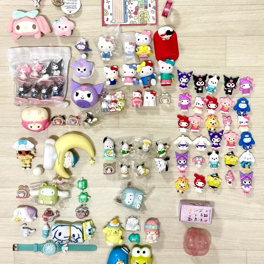 [BUNJANG] Sanrio Characters Mini Figure Gacha Goods Bundle Set / 각종산리오헬로키티마이멜로디폼폼푸린시나모롤쿠로미소형피규어가챠굿즈미니어쳐처95개(일괄